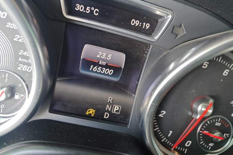 Used Mercedes-Benz GLE Coupe 2015 GLE 400 4MATIC Coupe SUV Odometer Close Up