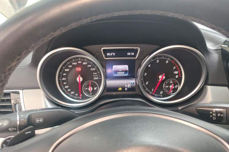 Used Mercedes-Benz GLE Coupe 2015 GLE 320 4MATIC Coupe SUV Odometer Close Up