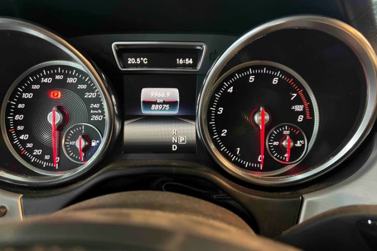 Used Mercedes-Benz GLE Coupe 2015 GLE 320 4MATIC Coupe SUV Odometer Close Up