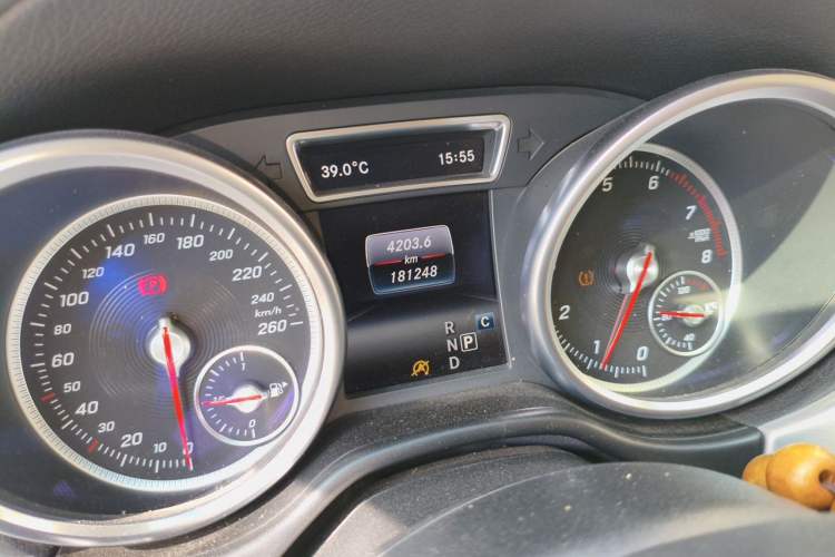 Used Mercedes-Benz GLE Coupe 2015 GLE 320 4MATIC Coupe SUV Odometer Close Up