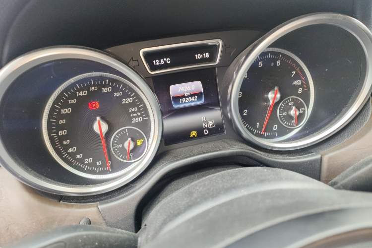 Used Mercedes-Benz GLE Coupe 2015 GLE 400 4MATIC Coupe SUV Odometer Close Up