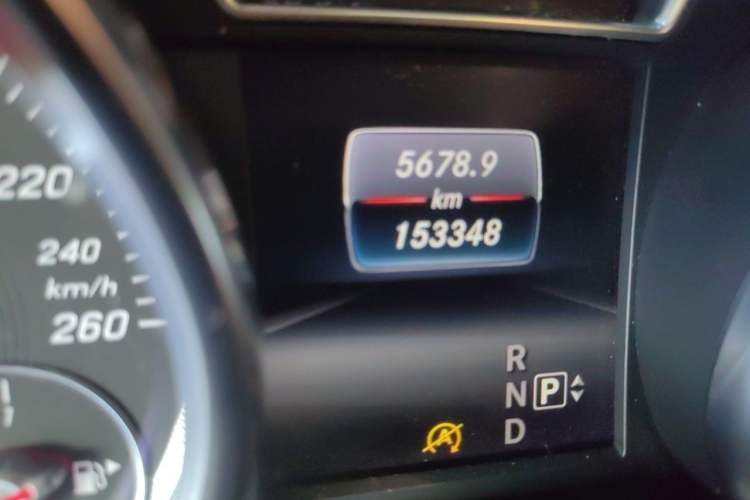 Used Mercedes-Benz GLE Coupe 2015 GLE 320 4MATIC Coupe SUV Odometer Close Up