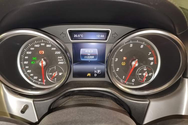 Used Mercedes-Benz GLE Coupe 2015 GLE 400 4MATIC Coupe SUV Odometer Close Up