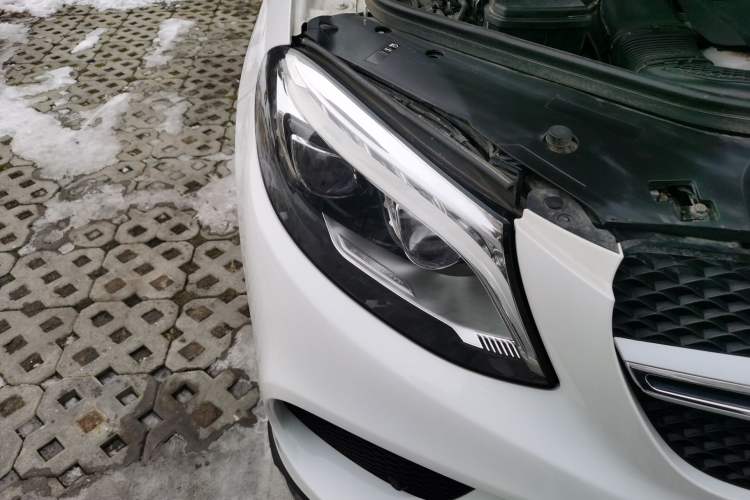 Used Mercedes-Benz GLE Coupe 2015 GLE 320 4MATIC Coupe SUV Right Front Headlight