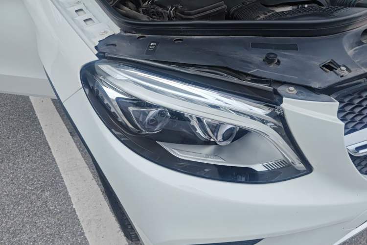 Used Mercedes-Benz GLE Coupe 2015 GLE 320 4MATIC Coupe SUV Right Front Headlight