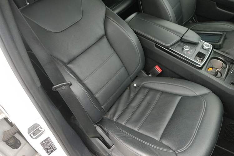 Used Mercedes-Benz GLE Coupe 2015 GLE 320 4MATIC Coupe SUV Right Front Seat