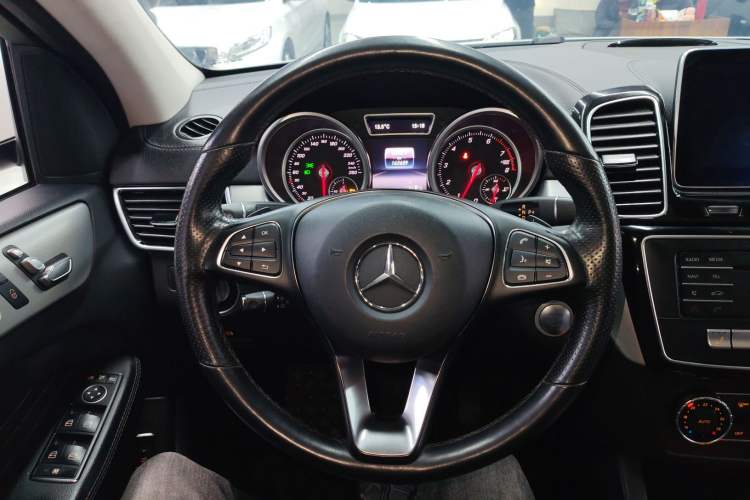 Used Mercedes-Benz GLE Coupe 2015 GLE 320 4MATIC Coupe SUV Steering Wheel