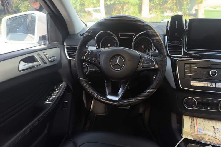 Used Mercedes-Benz GLE Coupe 2015 GLE 320 4MATIC Coupe SUV Steering Wheel