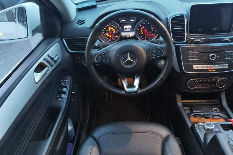 Used Mercedes-Benz GLE Coupe 2015 GLE 320 4MATIC Coupe SUV Steering Wheel