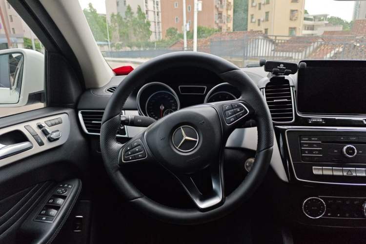 Used Mercedes-Benz GLE Coupe 2015 GLE 320 4MATIC Coupe SUV Steering Wheel
