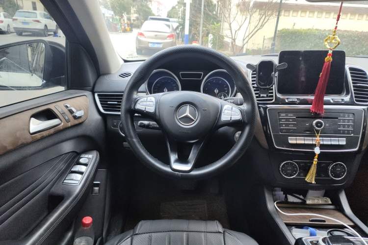 Used Mercedes-Benz GLE Coupe 2015 GLE 400 4MATIC Coupe SUV Steering Wheel