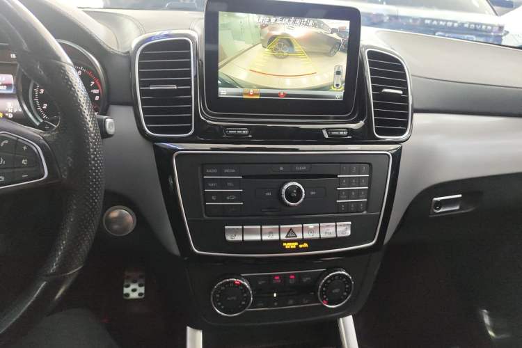 Used Mercedes-Benz GLE Coupe 2017 GLE 320 4MATIC Coupe SUV Audio And AC Panel