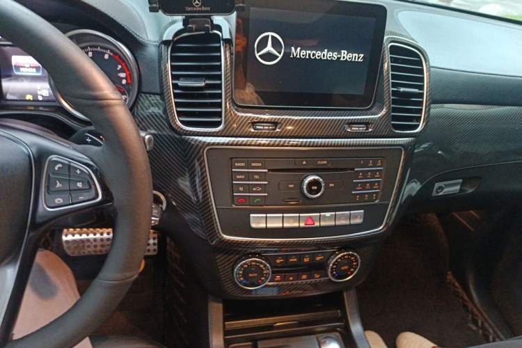 Used Mercedes-Benz GLE Coupe 2017 GLE 320 4MATIC Coupe SUV Audio And AC Panel