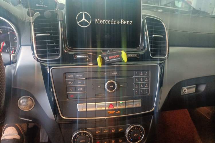 Used Mercedes-Benz GLE Coupe 2017 GLE 320 4MATIC Coupe SUV Audio And AC Panel