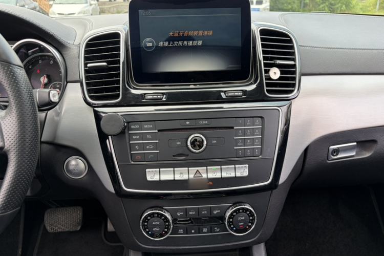 Used Mercedes-Benz GLE Coupe 2017 GLE 400 4MATIC Coupe SUV Audio And AC Panel