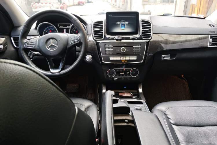 Used Mercedes-Benz GLE Coupe 2017 GLE 320 4MATIC Coupe SUV Center Console