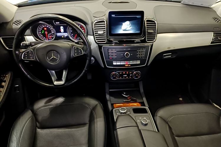 Used Mercedes-Benz GLE Coupe 2017 GLE 320 4MATIC Coupe SUV Center Console
