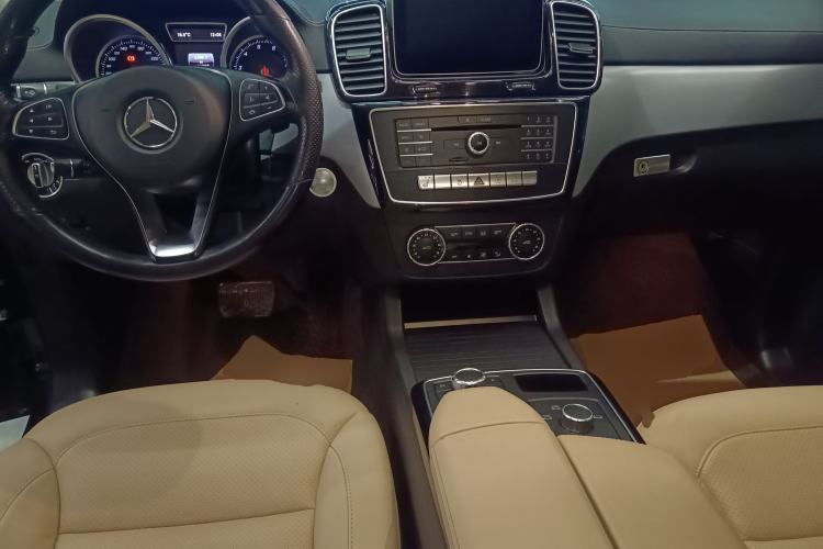 Used Mercedes-Benz GLE Coupe 2017 GLE 320 4MATIC Coupe SUV Center Console