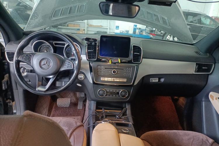 Used Mercedes-Benz GLE Coupe 2017 GLE 320 4MATIC Coupe SUV Center Console