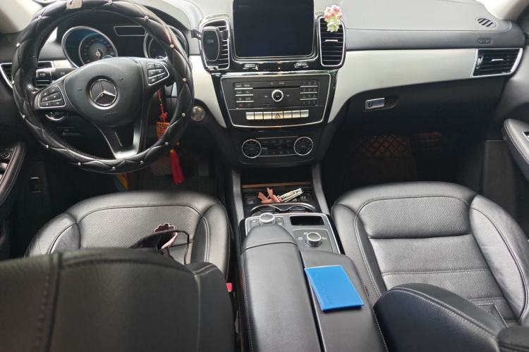 Used Mercedes-Benz GLE Coupe 2017 GLE 320 4MATIC Coupe SUV Center Console