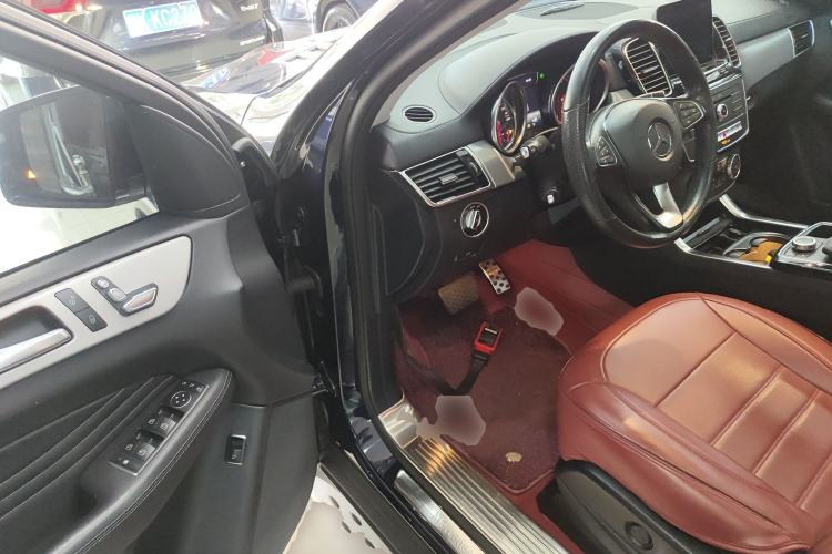Used Mercedes-Benz GLE Coupe 2017 GLE 320 4MATIC Coupe SUV Driver Seat