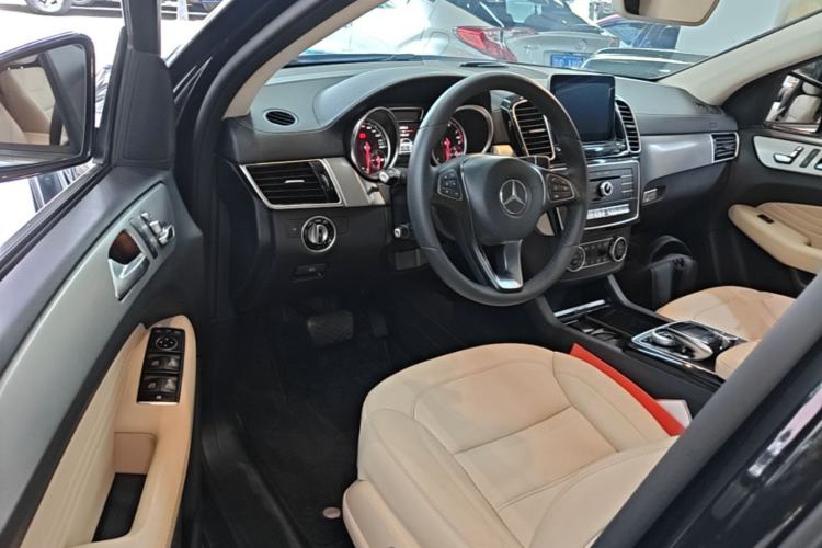 Used Mercedes-Benz GLE Coupe 2017 GLE 400 4MATIC Coupe SUV Driver Seat