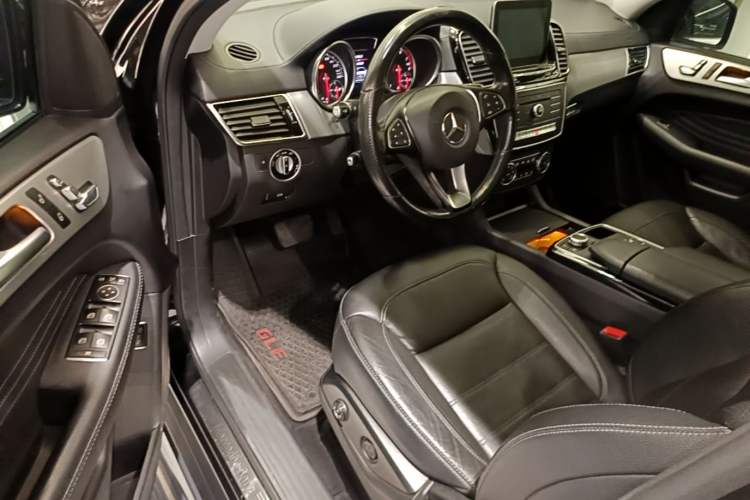 Used Mercedes-Benz GLE Coupe 2017 GLE 320 4MATIC Coupe SUV Driver Seat