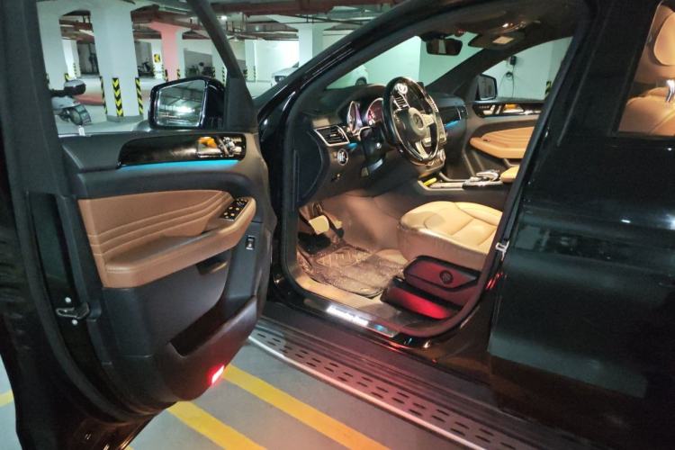 Used Mercedes-Benz GLE Coupe 2017 GLE 500 4MATIC Coupe SUV Driver Seat