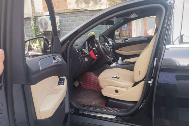 Used Mercedes-Benz GLE Coupe 2017 GLE 400 4MATIC Coupe SUV Driver Seat