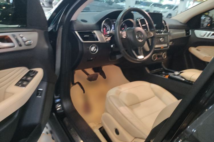 Used Mercedes-Benz GLE Coupe 2017 GLE 320 4MATIC Coupe SUV Driver Seat