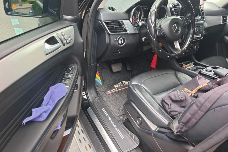 Used Mercedes-Benz GLE Coupe 2017 GLE 320 4MATIC Coupe SUV Driver Seat