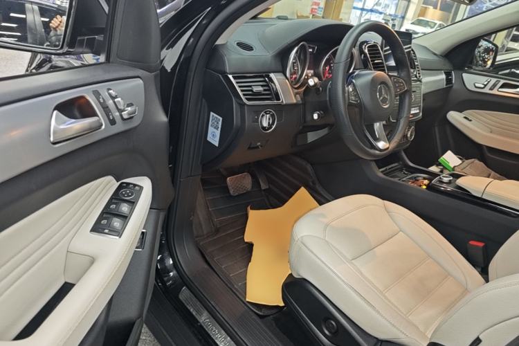 Used Mercedes-Benz GLE Coupe 2017 GLE 320 4MATIC Coupe SUV Driver Seat