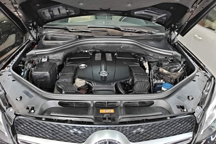 Used Mercedes-Benz GLE Coupe 2017 GLE 400 4MATIC Coupe SUV Engine Bay
