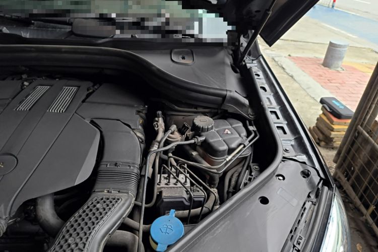Used Mercedes-Benz GLE Coupe 2017 GLE 400 4MATIC Coupe SUV Engine Bay Left
