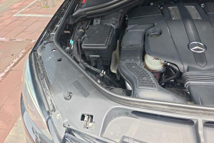 Used Mercedes-Benz GLE Coupe 2017 GLE 320 4MATIC Coupe SUV Engine Bay Right