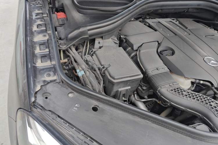 Used Mercedes-Benz GLE Coupe 2017 GLE 400 4MATIC Coupe SUV Engine Bay Right