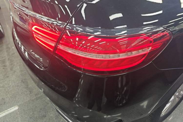 Used Mercedes-Benz GLE Coupe 2017 GLE 320 4MATIC Coupe SUV Exterior 3