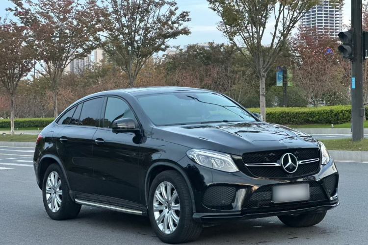 Used Mercedes-Benz GLE Coupe 2017 GLE 320 4MATIC Coupe SUV Exterior 3