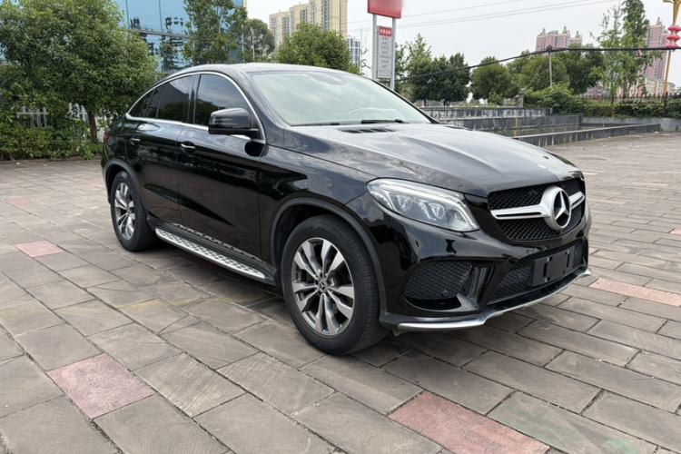 Used Mercedes-Benz GLE Coupe 2017 GLE 400 4MATIC Coupe SUV Exterior 4
