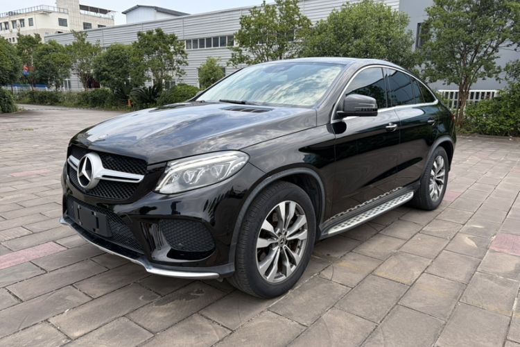 Used Mercedes-Benz GLE Coupe 2017 GLE 400 4MATIC Coupe SUV Exterior 5