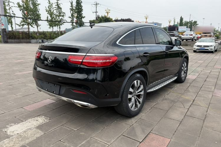 Used Mercedes-Benz GLE Coupe 2017 GLE 400 4MATIC Coupe SUV Exterior 6