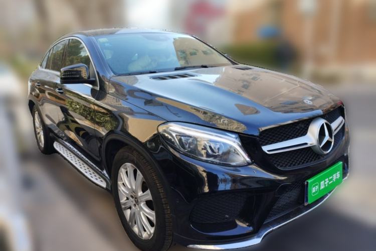 Used Mercedes-Benz GLE Coupe 2017 GLE 320 4MATIC Coupe SUV Front Right 45 Deg