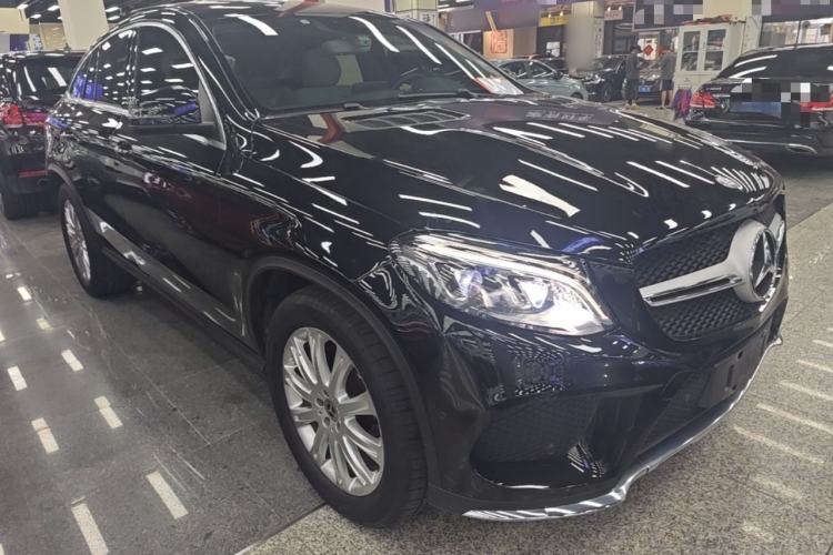 Used Mercedes-Benz GLE Coupe 2017 GLE 320 4MATIC Coupe SUV Front Right 45 Deg