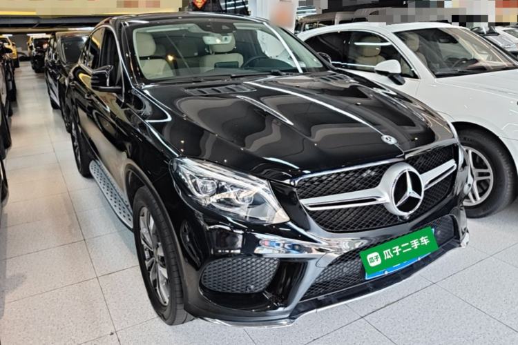 Used Mercedes-Benz GLE Coupe 2017 GLE 400 4MATIC Coupe SUV Front Right 45 Deg