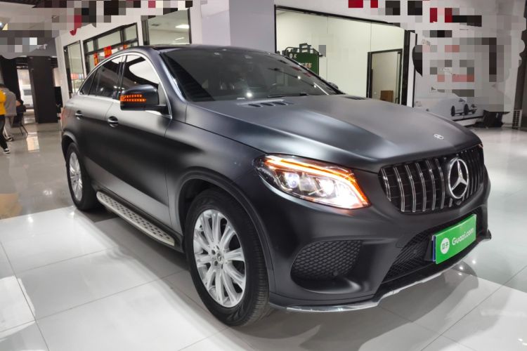 Used Mercedes-Benz GLE Coupe 2017 GLE 320 4MATIC Coupe SUV Front Right 45 Deg