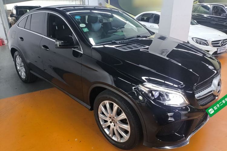Used Mercedes-Benz GLE Coupe 2017 GLE 320 4MATIC Coupe SUV Front Right 45 Deg