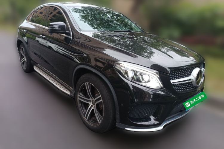 Used Mercedes-Benz GLE Coupe 2017 GLE 320 4MATIC Coupe SUV Front Right 45 Deg