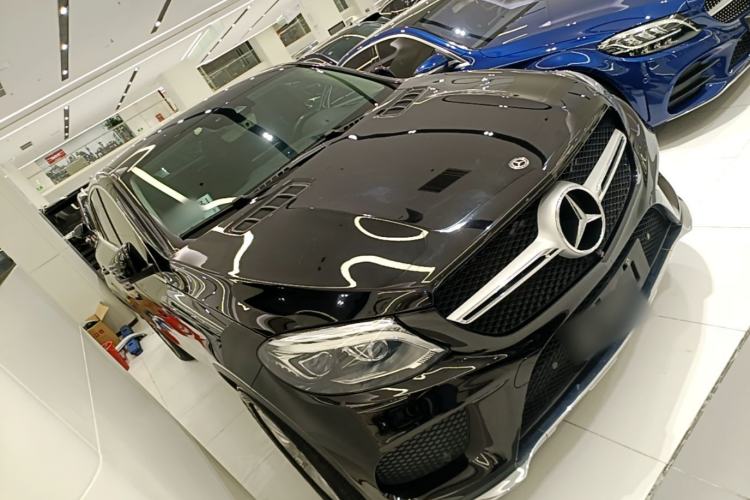 Used Mercedes-Benz GLE Coupe 2017 GLE 320 4MATIC Coupe SUV Front Right 45 Deg