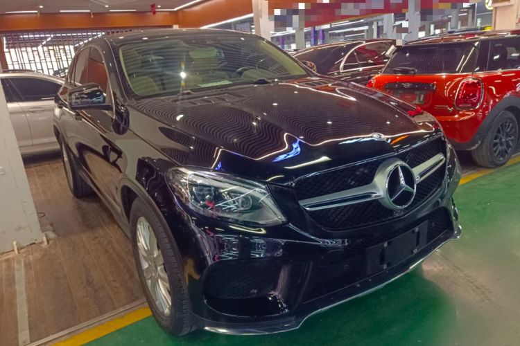 Used Mercedes-Benz GLE Coupe 2017 GLE 320 4MATIC Coupe SUV Front Right 45 Deg
