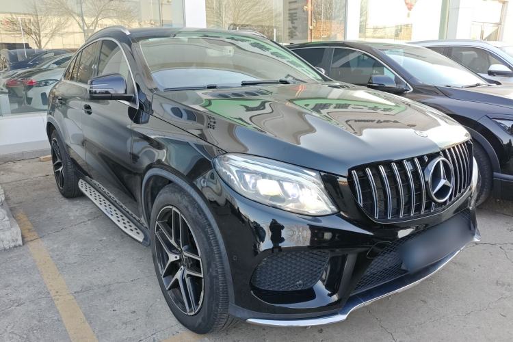 Used Mercedes-Benz GLE Coupe 2017 GLE 320 4MATIC Coupe SUV Front Right 45 Deg